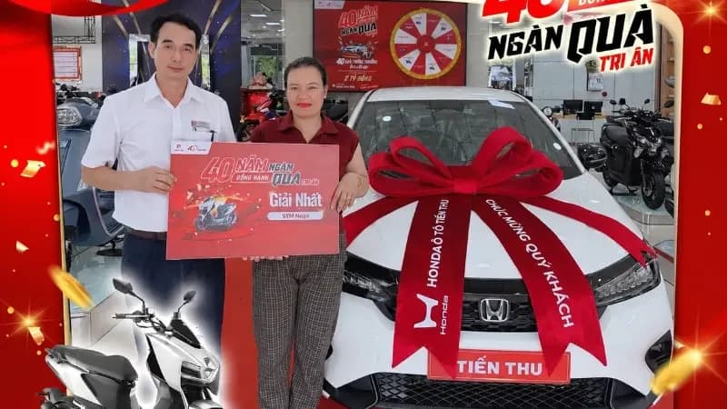 Trao quà tại sự kiện nhỏ